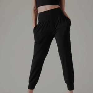 Athleta salutation jogger